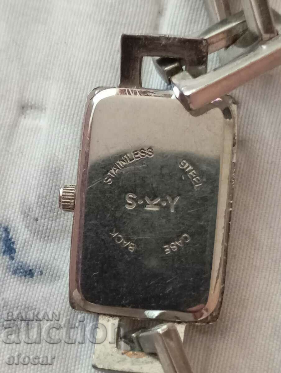 Ladies watch with price 1.00 BGN | € 0.51