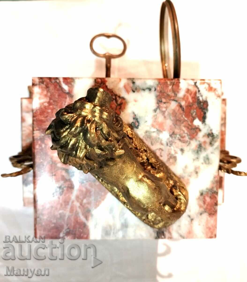 Παράδοση Παλιό ρολόι τζαμιού.