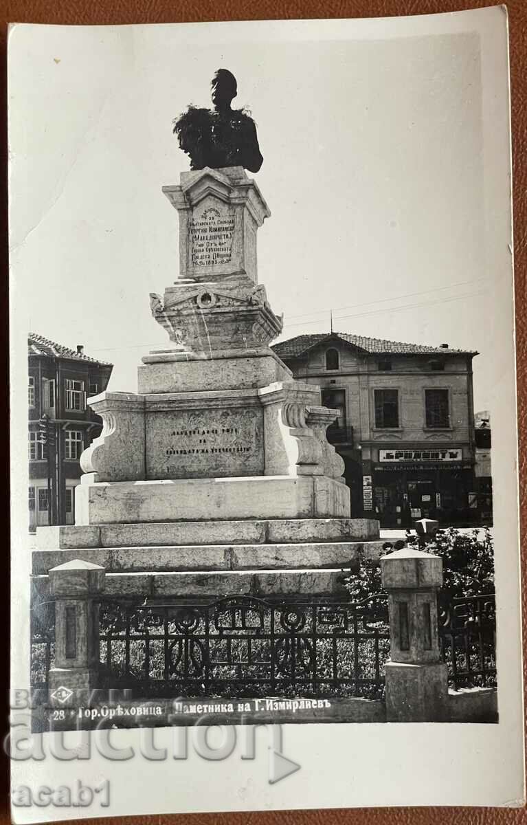 Gorna Oryahovitsa monumentul lui G. Izmirliev Makedoncheto