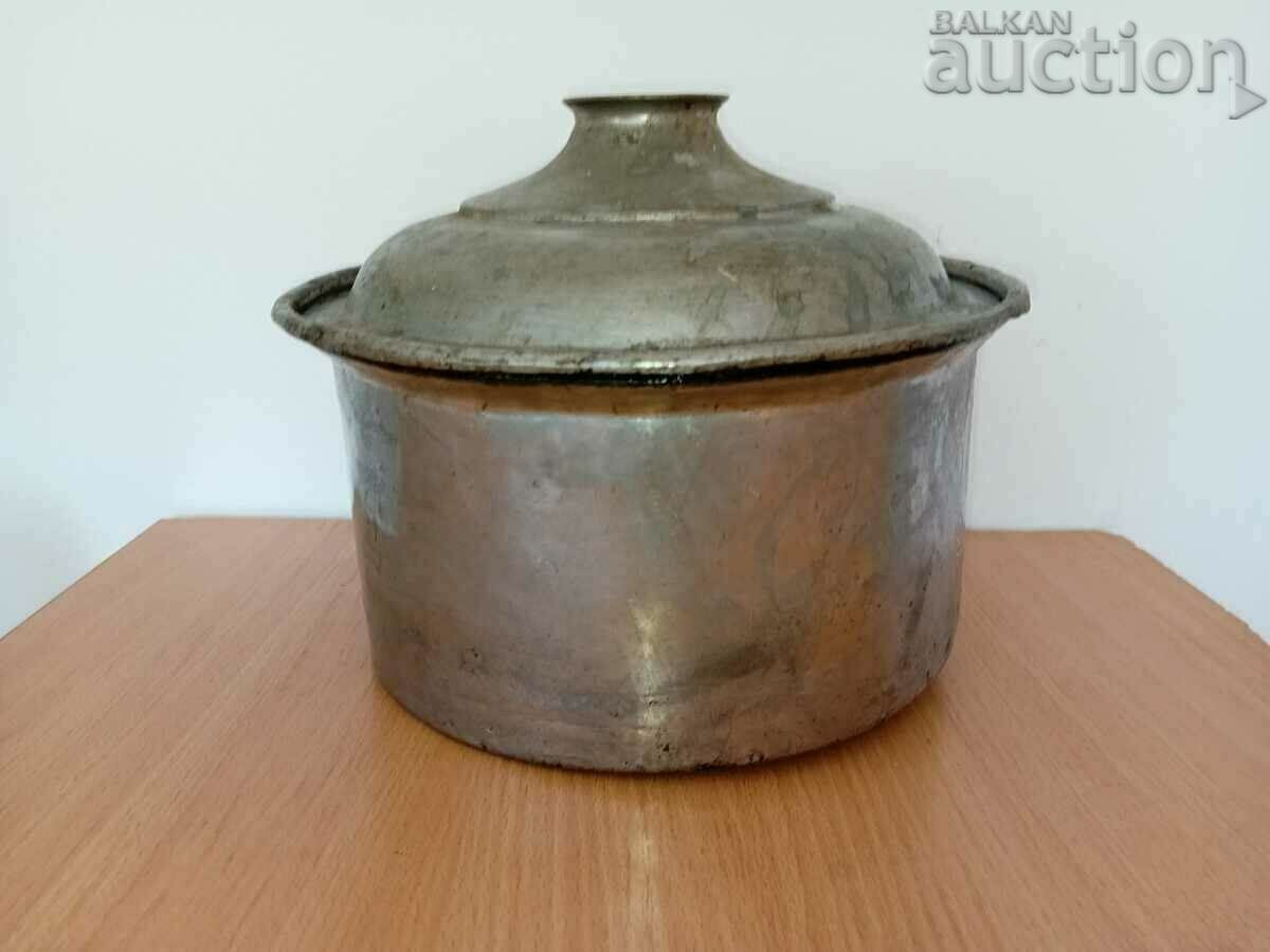 Παλιό τσίγκινο δοχείο, χάλκινο δοχείο με καπάκι με τιμή 61.00 BGN | € 31.19