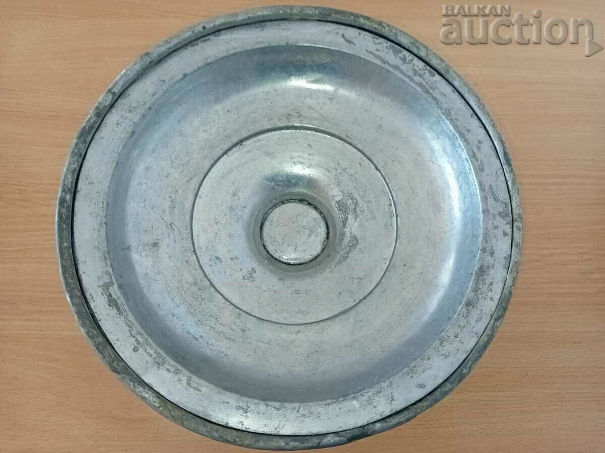 Δημοπρασία Παλιό τσίγκινο δοχείο, χάλκινο δοχείο με καπάκι