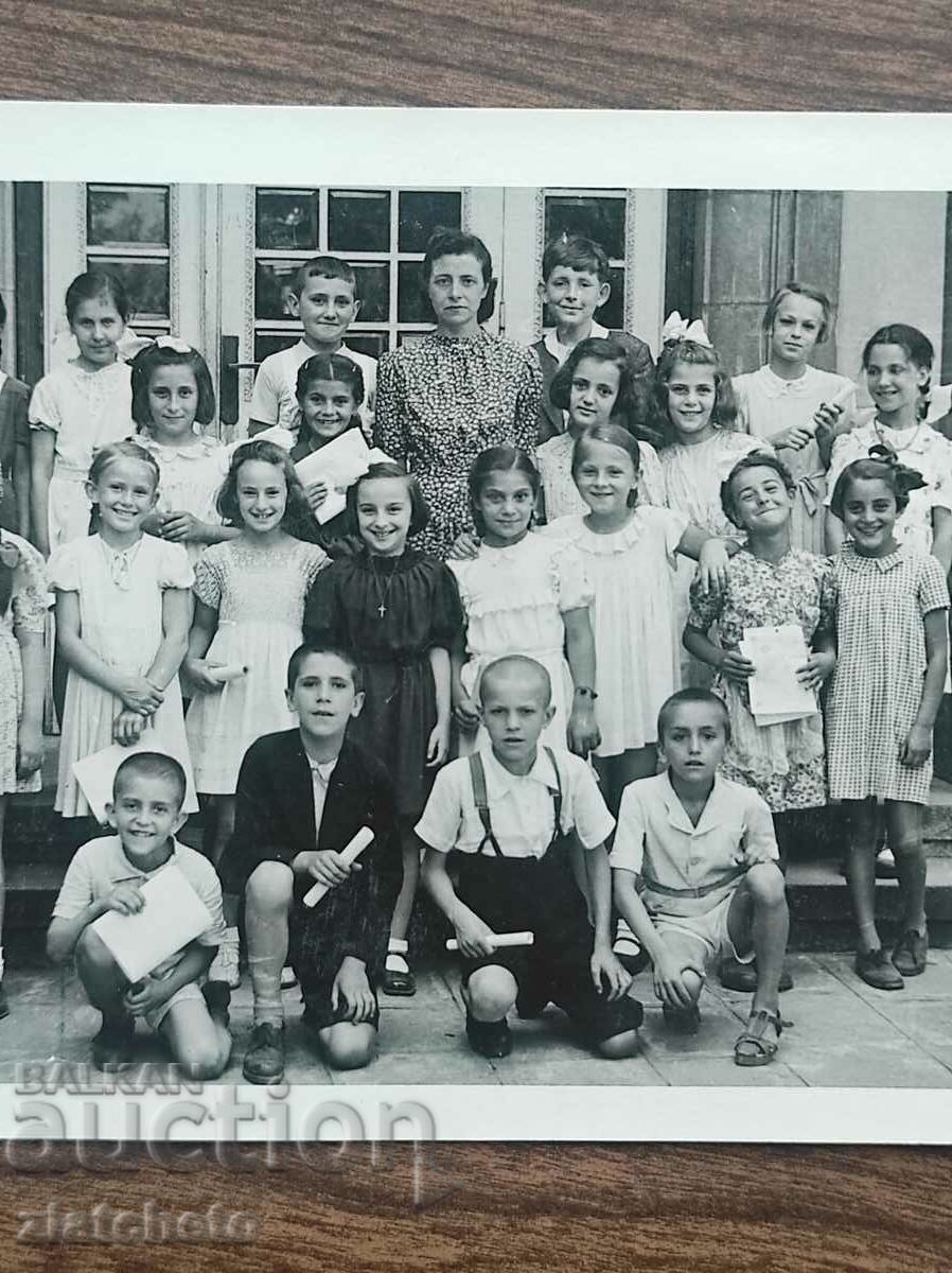 Old photo Kingdom of Bulgaria - School class with price 7.00 BGN | € 3.58