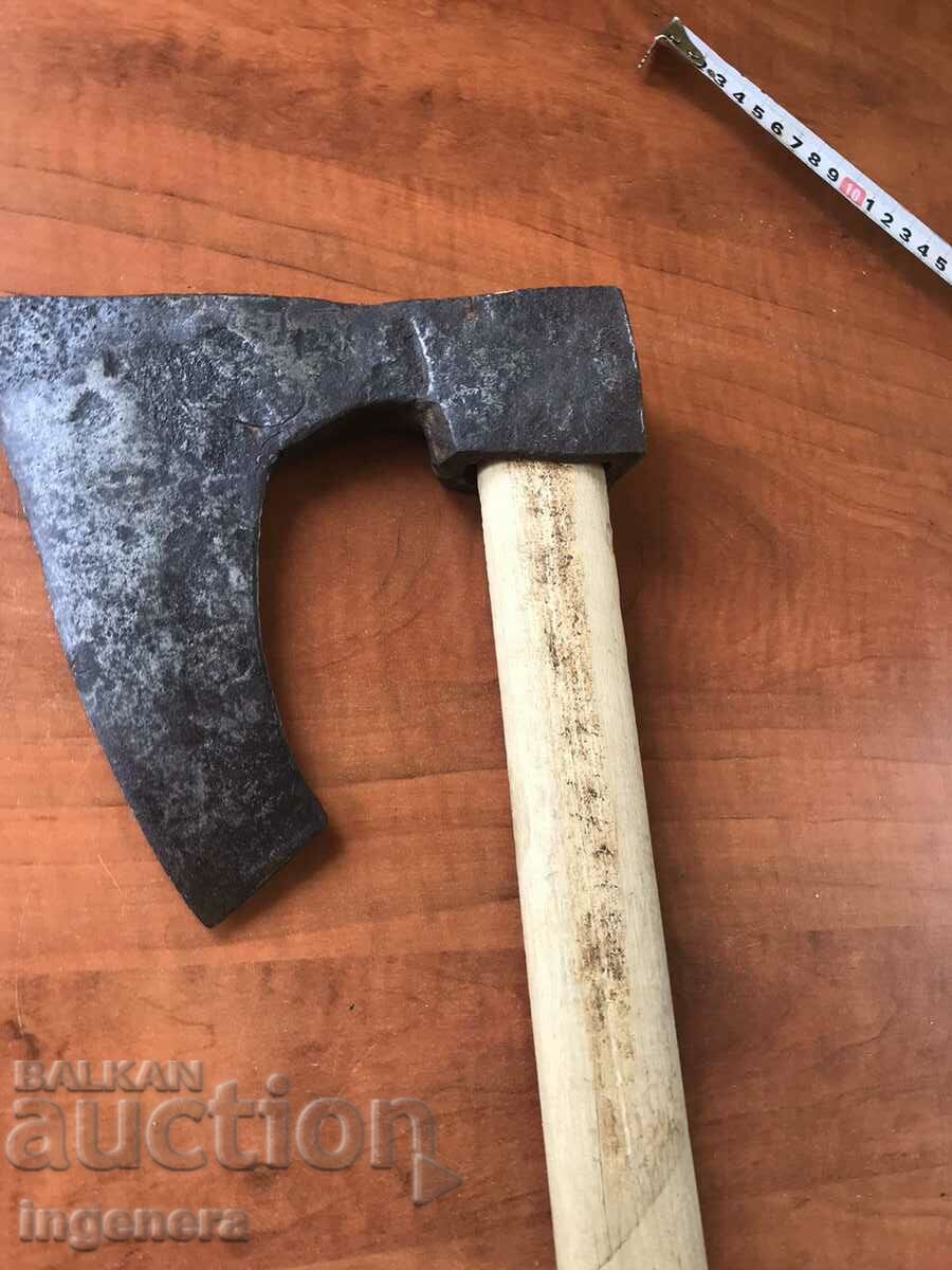 Auction AX A BONE TOOL FOR CUTTING Auction AX A BONE TOOL FOR CUTTING