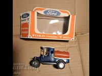 Ford T цистерна Полша 1/35 стара играчка модел