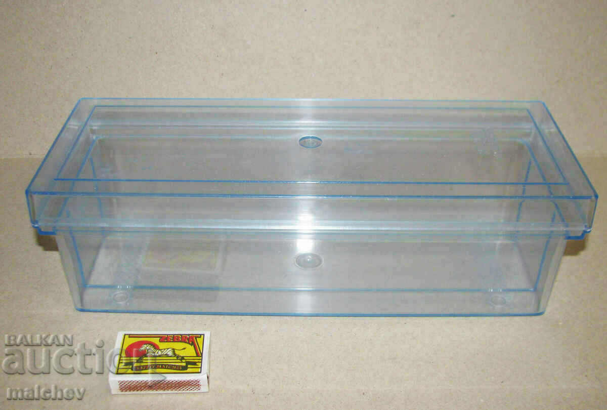 Κουτί 30 cm από σκληρό διαφανές πλαστικό, διατηρημένο, καθαρό