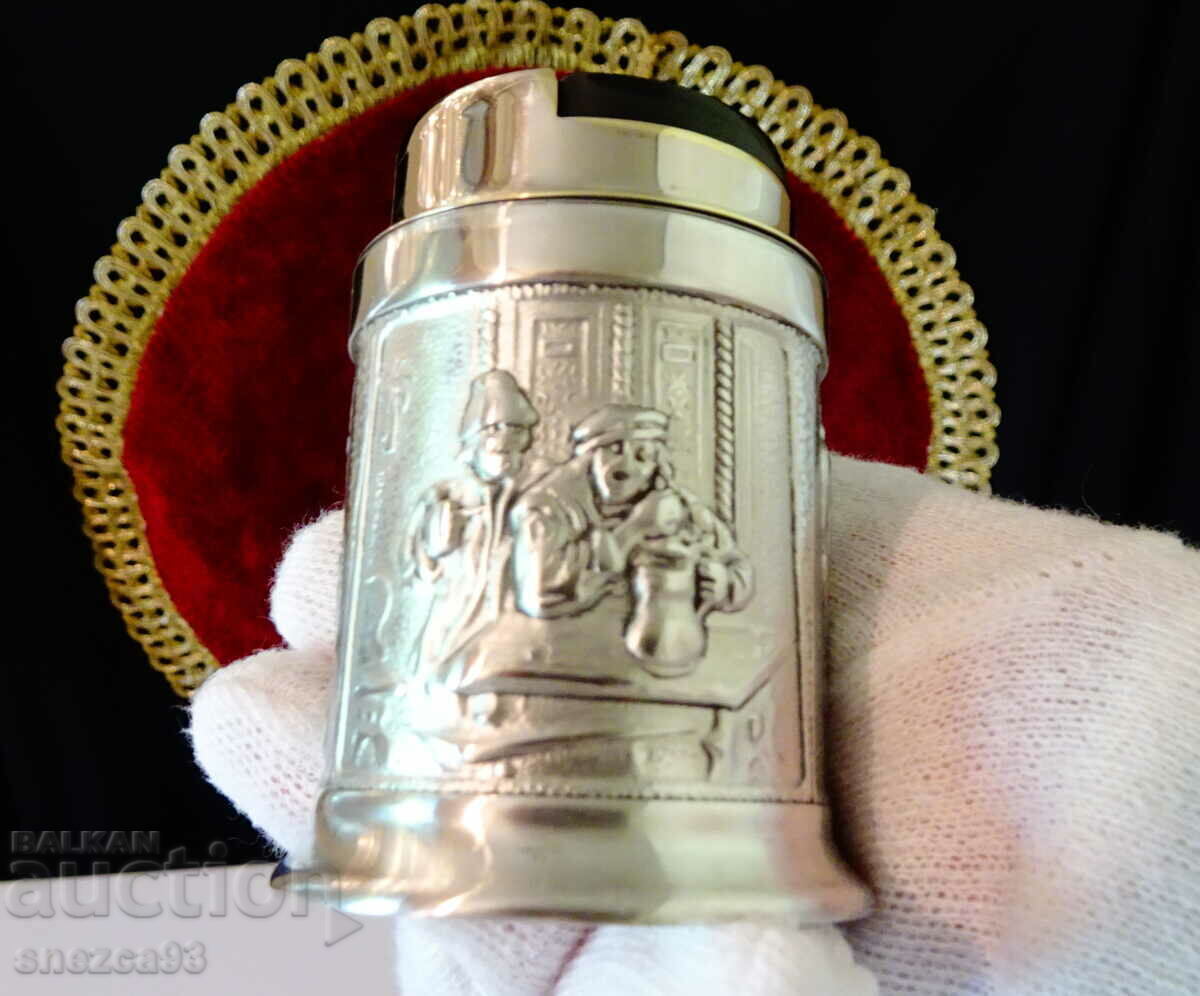 Delivery of HB pewter table lighter, W. Germany, perfect. Delivery of HB pewter table lighter, W. Germany, perfect.