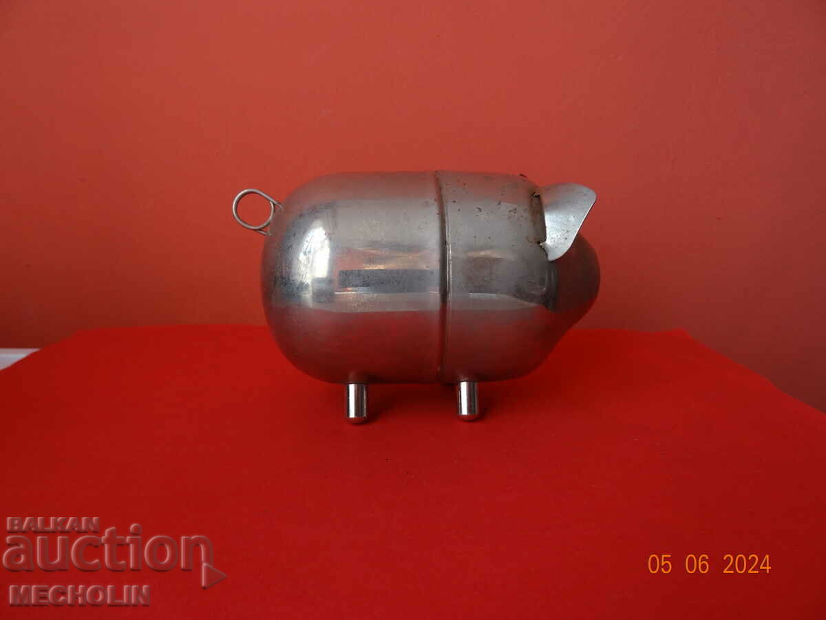 PORTANT METAL PUGY cu preț 30.00 BGN | € 15.34 PORTANT METAL PUGY cu preț 30.00 BGN | € 15.34