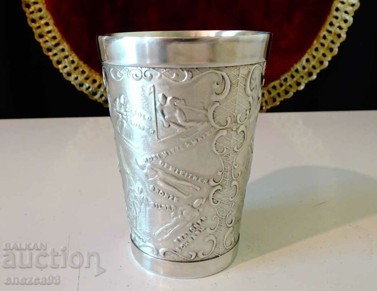 Auction Wine glass, eagle with outstretched wings, sporty Auction Wine glass, eagle with outstretched wings, sporty