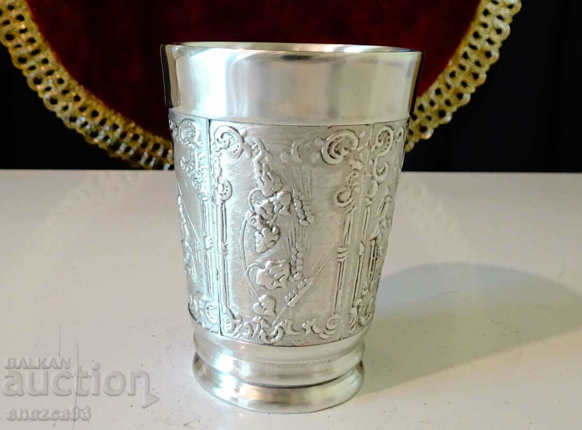 Παράδοση Κασσιτέρινη κούπα για κρασί, κυνήγι, σταφύλια, λυκίσκο Παράδοση Κασσιτέρινη κούπα για κρασί, κυνήγι, σταφύλια, λυκίσκο