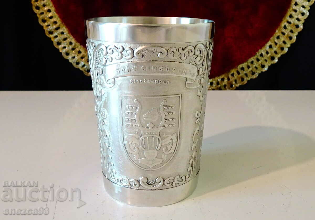 Delivery of Pewter cup for Stadtallendorf and Schweinsberg Castle. Delivery of Pewter cup for Stadtallendorf and Schweinsberg Castle.