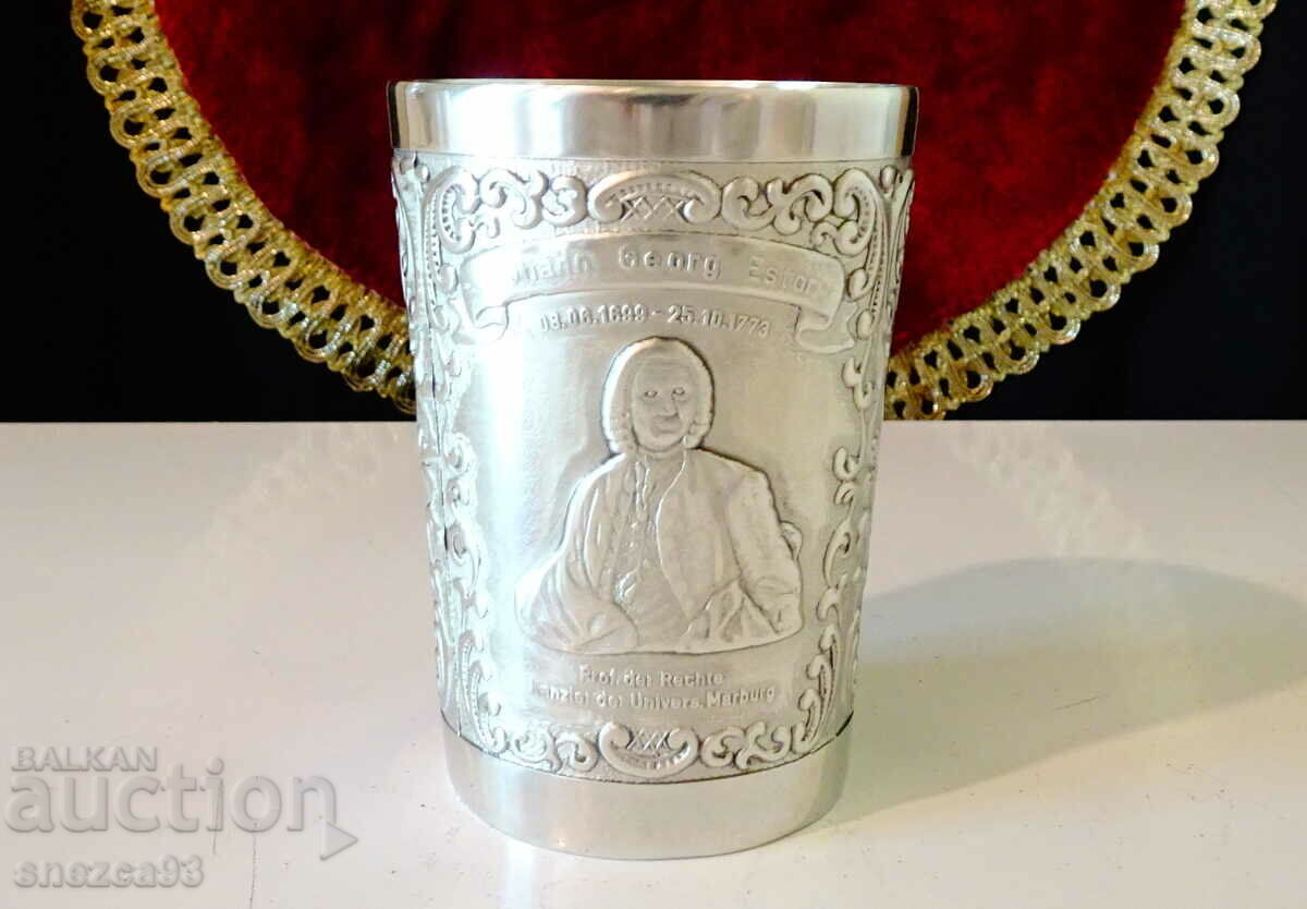 Pewter cup for Stadtallendorf and Schweinsberg Castle. Pewter cup for Stadtallendorf and Schweinsberg Castle.