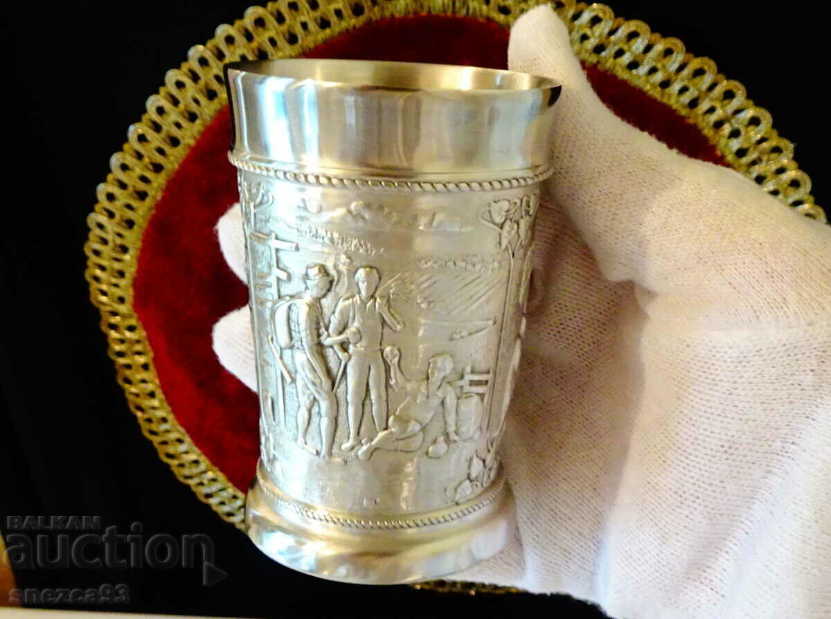 Δύο τσίγκινα κύπελλα με ανάγλυφες εικόνες για Τουρισμό, Κάμπινγκ. - 5 Δύο τσίγκινα κύπελλα με ανάγλυφες εικόνες για Τουρισμό, Κάμπινγκ. - 5