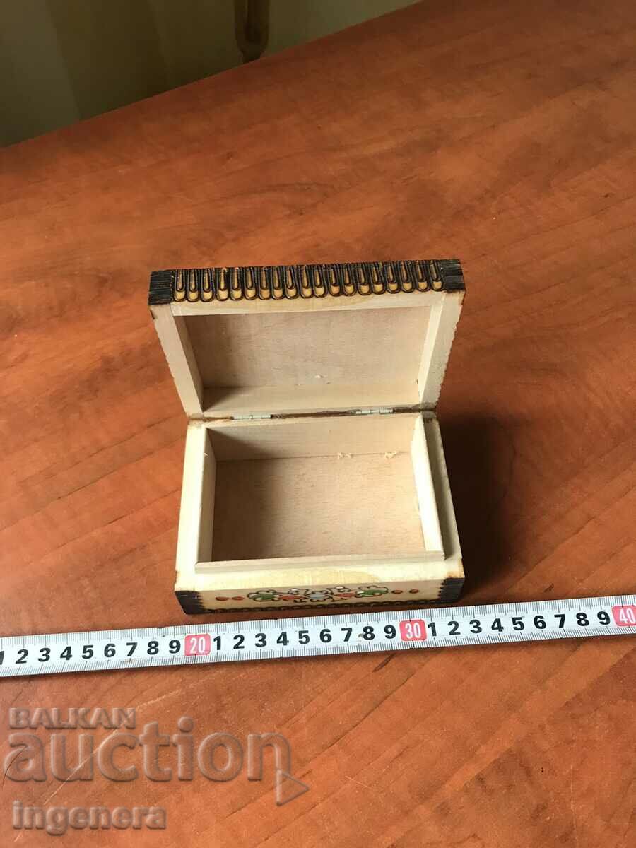 Licitație CUTIE LEMN PIROGRAF DESEN ANTICHI DIN SOCA MOSTRA Licitație CUTIE LEMN PIROGRAF DESEN ANTICHI DIN SOCA MOSTRA