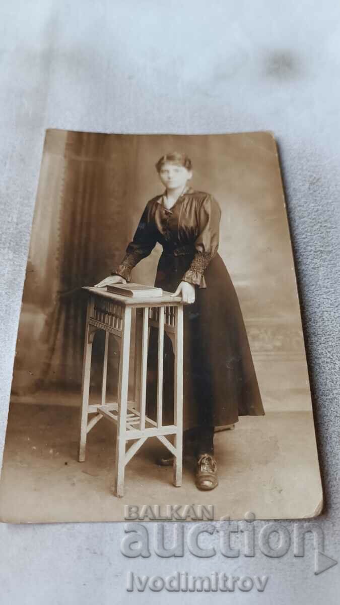 Photo Young Girl 1918
