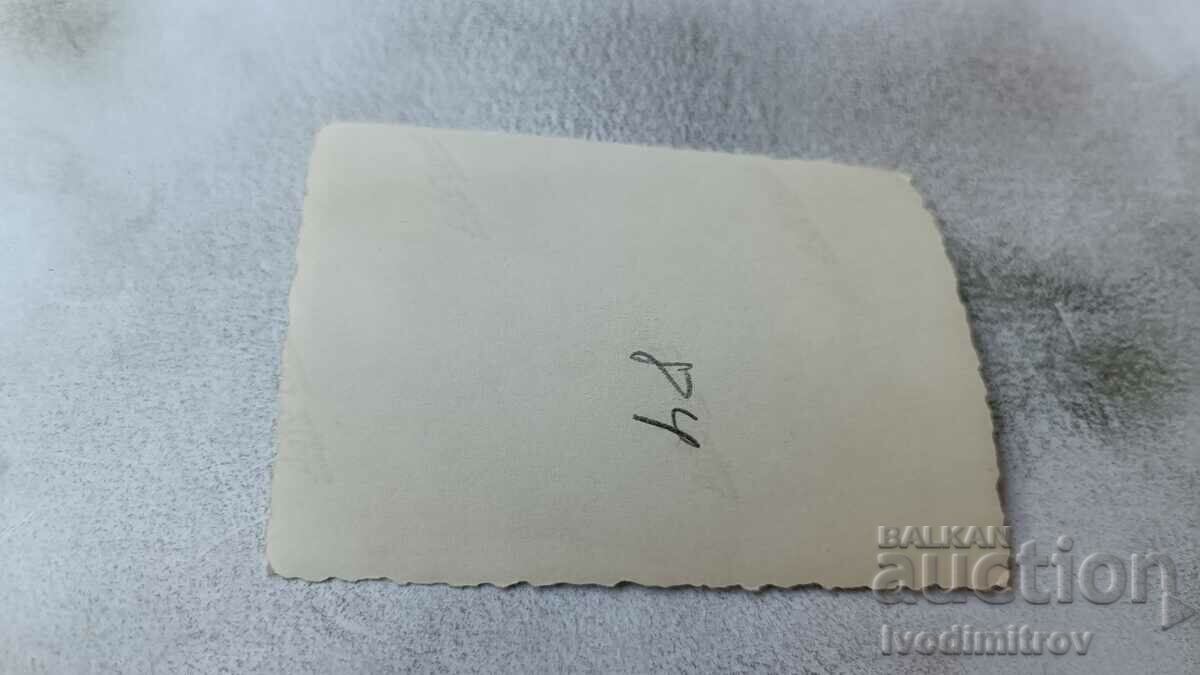 Φωτογραφία Τρεις άνδρες στο ποτάμι με τιμή 2.65 BGN | € 1.35 Φωτογραφία Τρεις άνδρες στο ποτάμι με τιμή 2.65 BGN | € 1.35