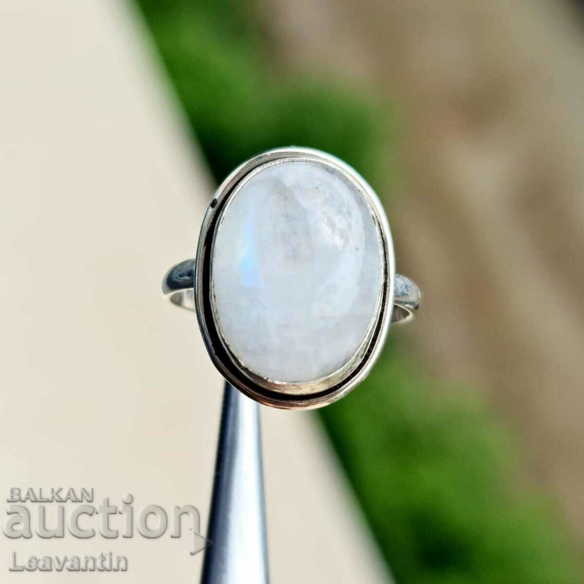Silver ring with Moonstone