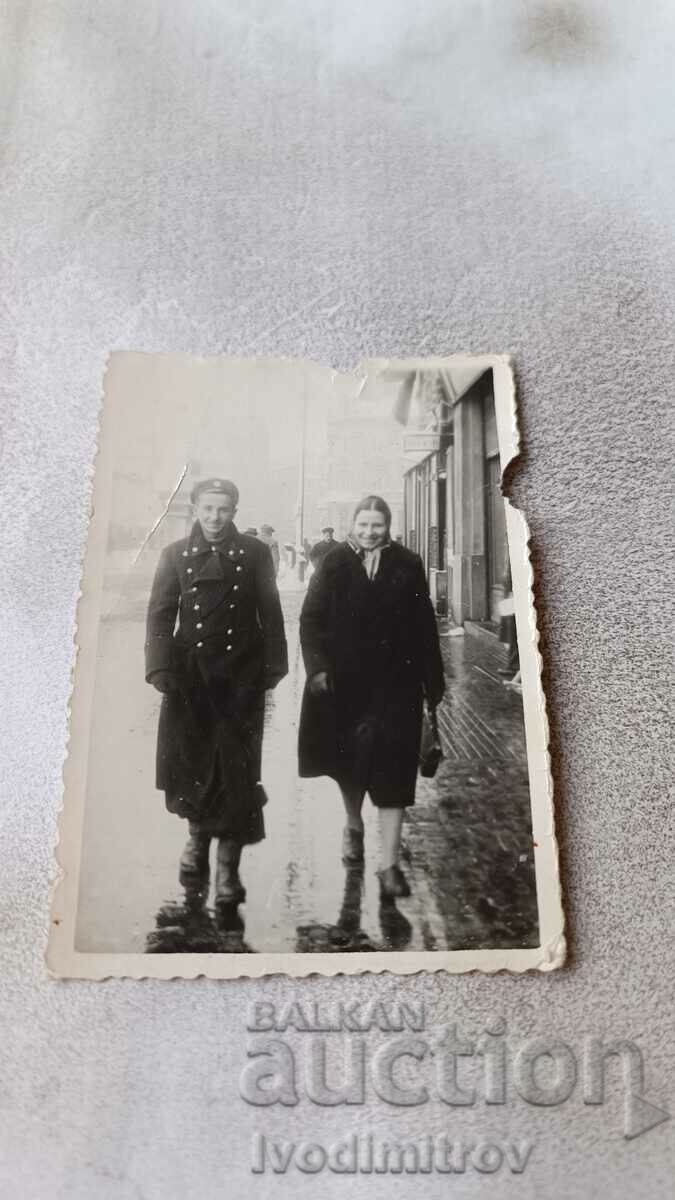 Снимка София Ученик и жена на разходка 1943