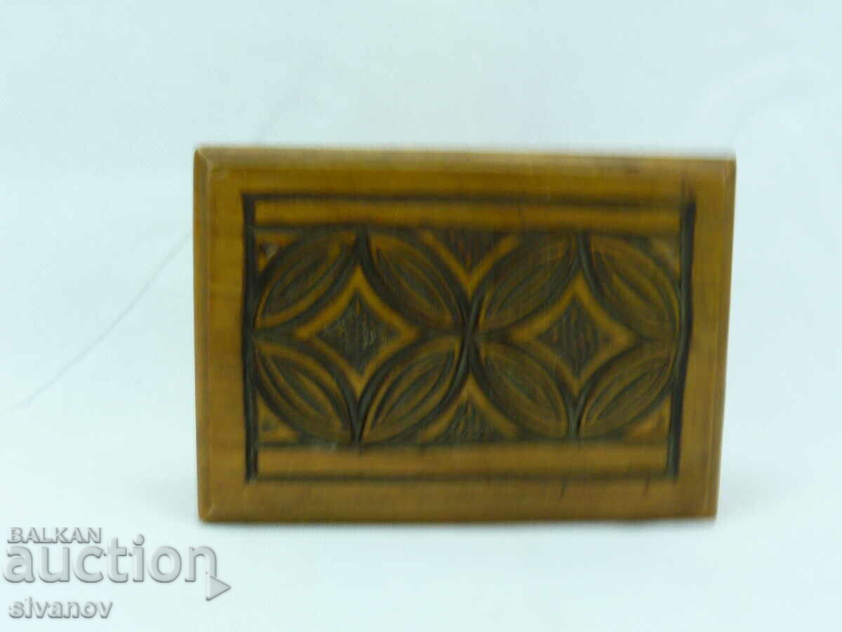 Auction  Old Wooden Jewelry Box #5585