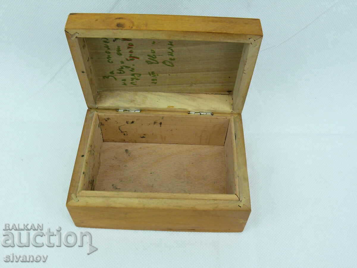 Delivery of Old Wooden Jewelry Box #5585