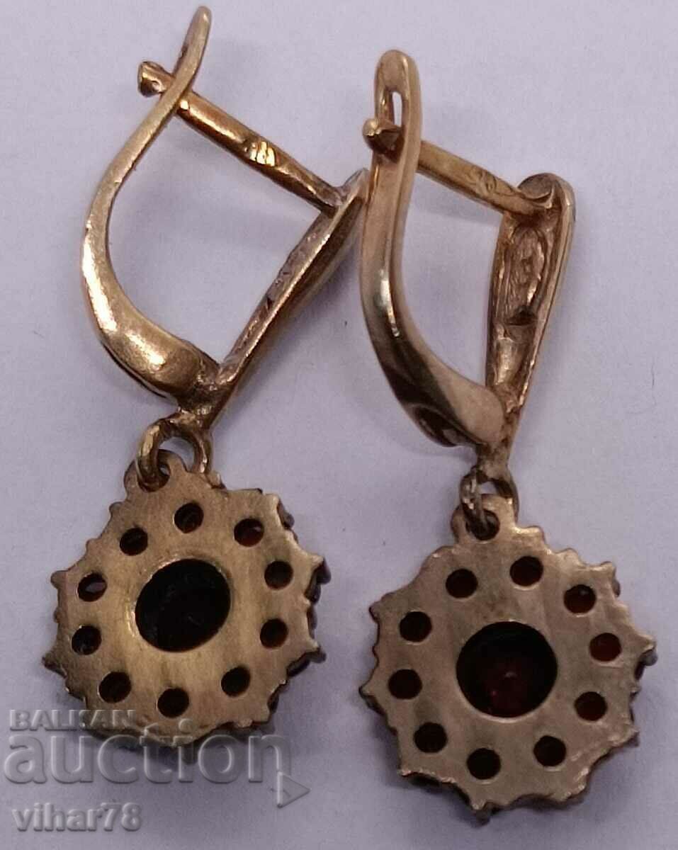 Delivery of Bohemian garnet silver earrings