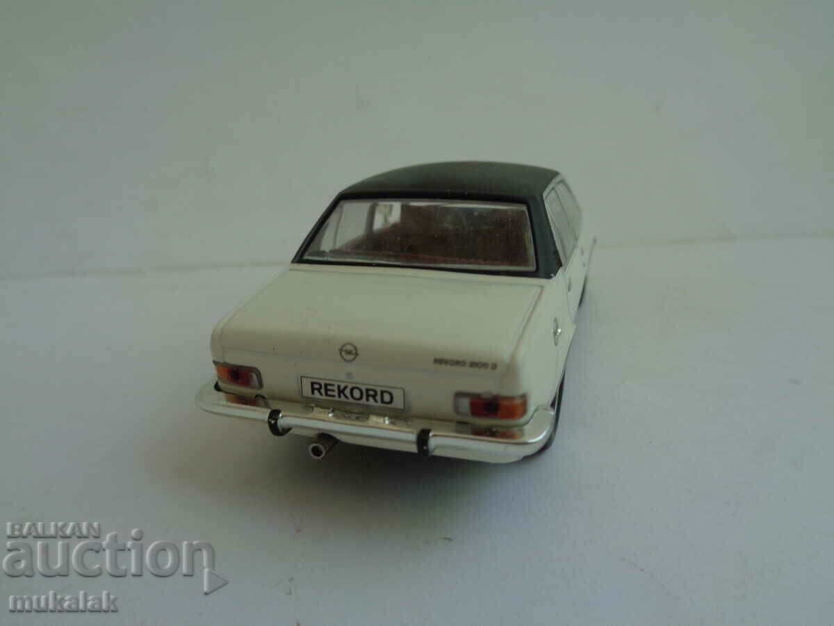 Delivery of 1:43 OPEL REKORD TOY CAR MODEL Delivery of 1:43 OPEL REKORD TOY CAR MODEL