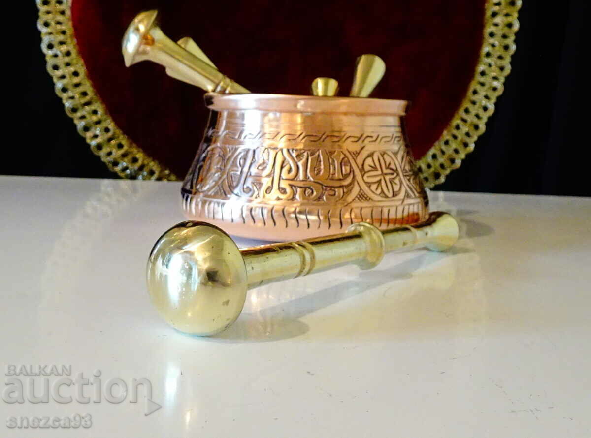Bronze mortar pestle 17 cm. with price 22.00 BGN | € 11.25