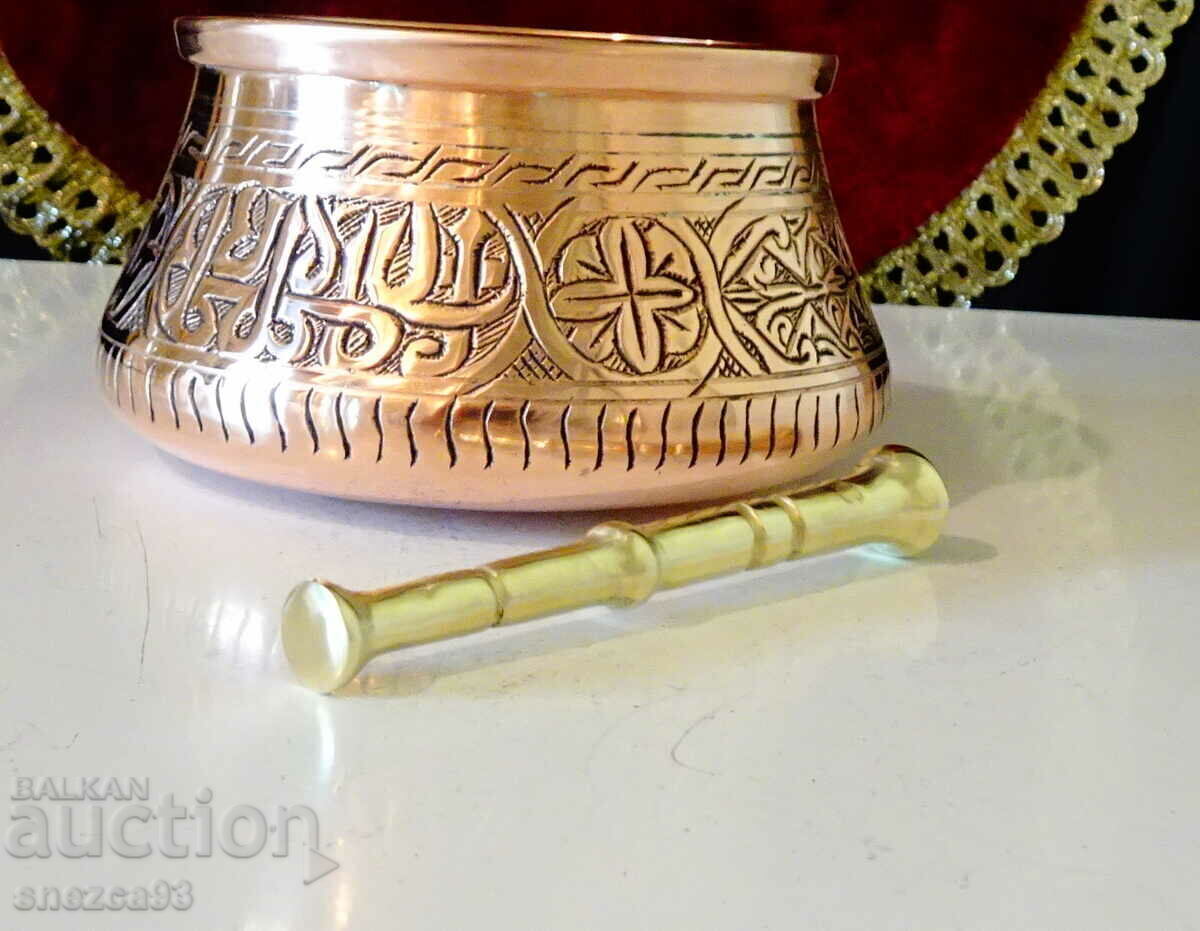 Auction Bronze mortar pestle 9.5 cm. Auction Bronze mortar pestle 9.5 cm.