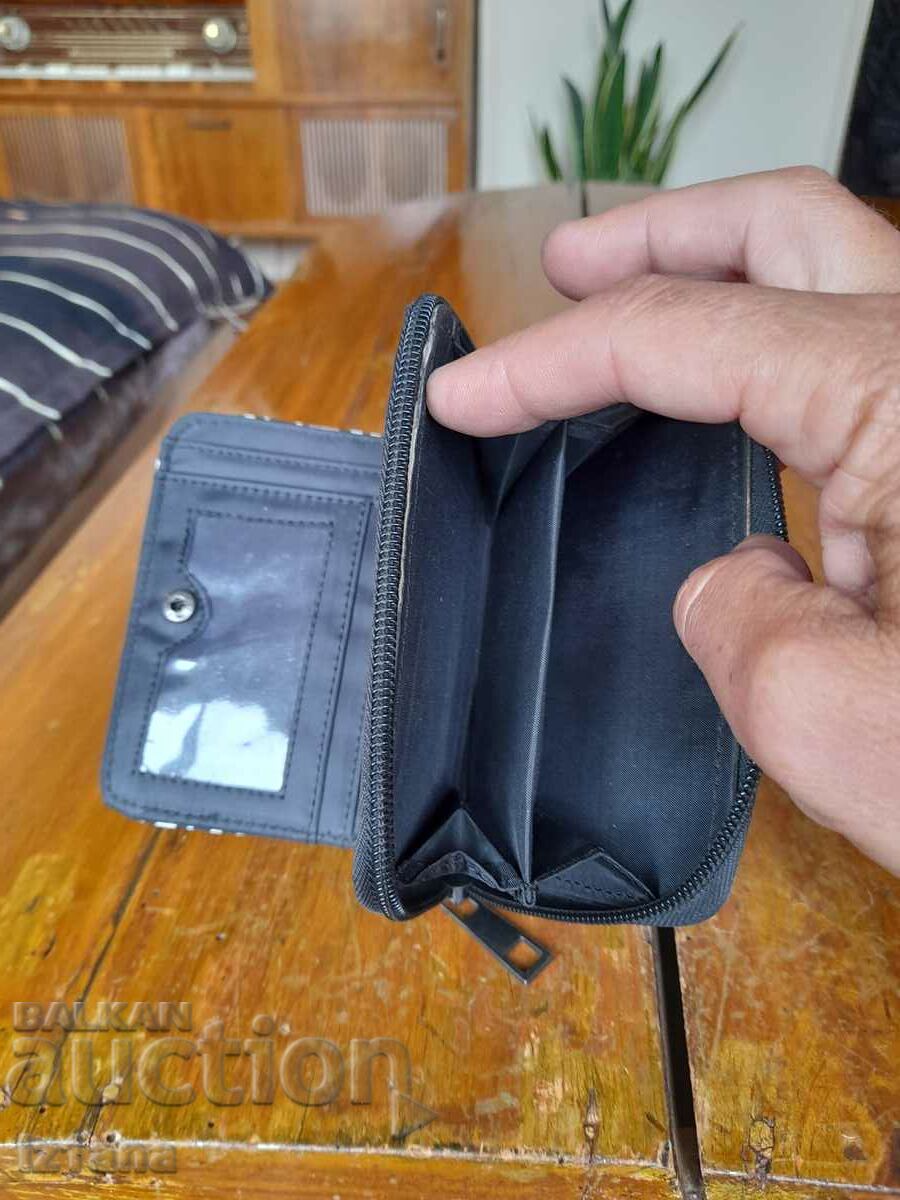 Delivery of Mickey Mouse children's purse