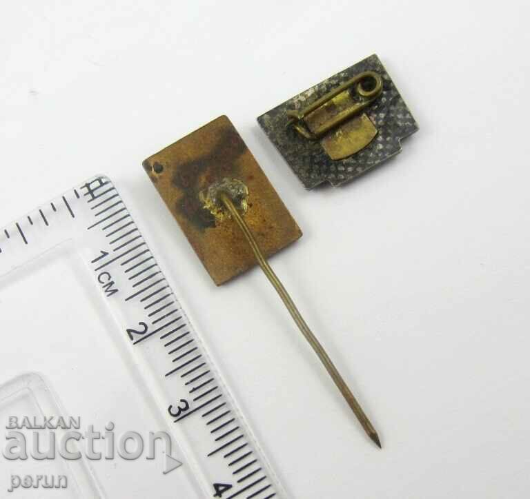 KTZ-Karlovski Tractor Plant-Soc-Lot 2 badges - 5 KTZ-Karlovski Tractor Plant-Soc-Lot 2 badges - 5