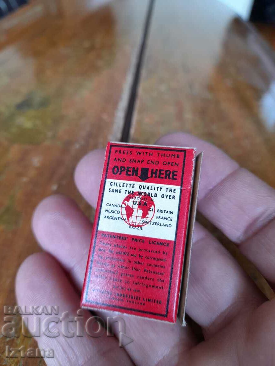 Delivery of Old Gillette Thin razor blades Delivery of Old Gillette Thin razor blades