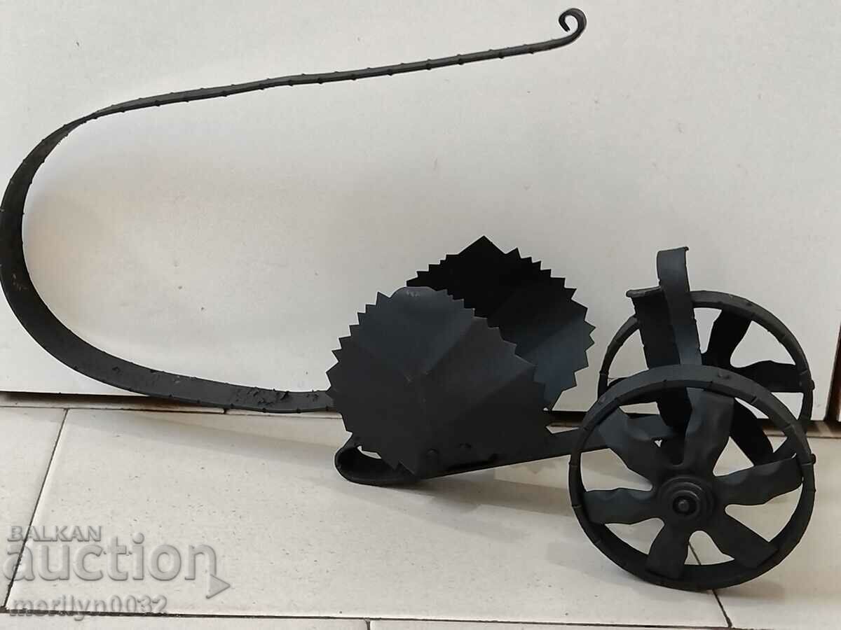 Wrought iron fantasy metal wine rack with price 56.00 BGN | € 28.63 Wrought iron fantasy metal wine rack with price 56.00 BGN | € 28.63