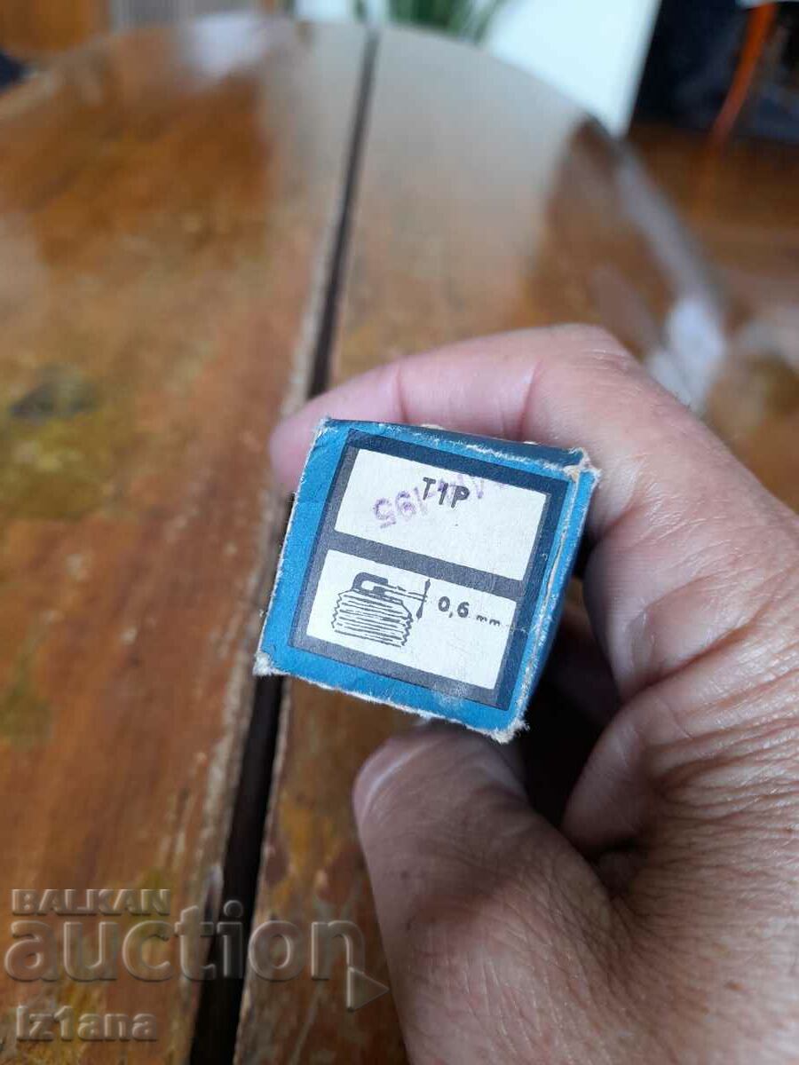 Стара запалителна свещ Triumf с цена 27.00 лв. | € 13.80 Стара запалителна свещ Triumf с цена 27.00 лв. | € 13.80