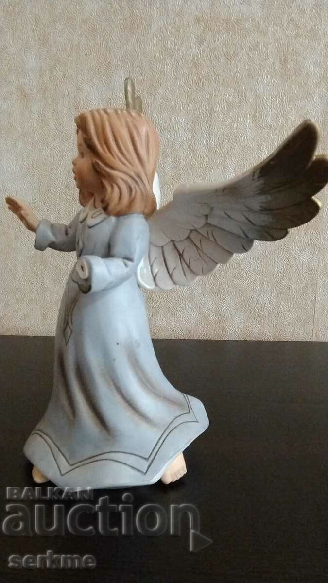 Porcelain figure with price 15.00 BGN | € 7.67 Porcelain figure with price 15.00 BGN | € 7.67