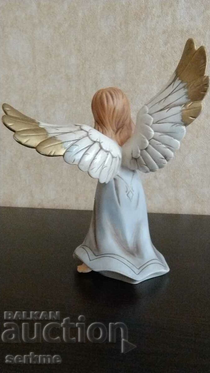 Auction Porcelain figure Auction Porcelain figure