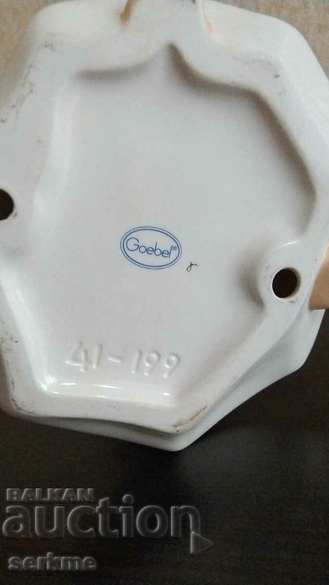 Porcelain figure - 6 Porcelain figure - 6