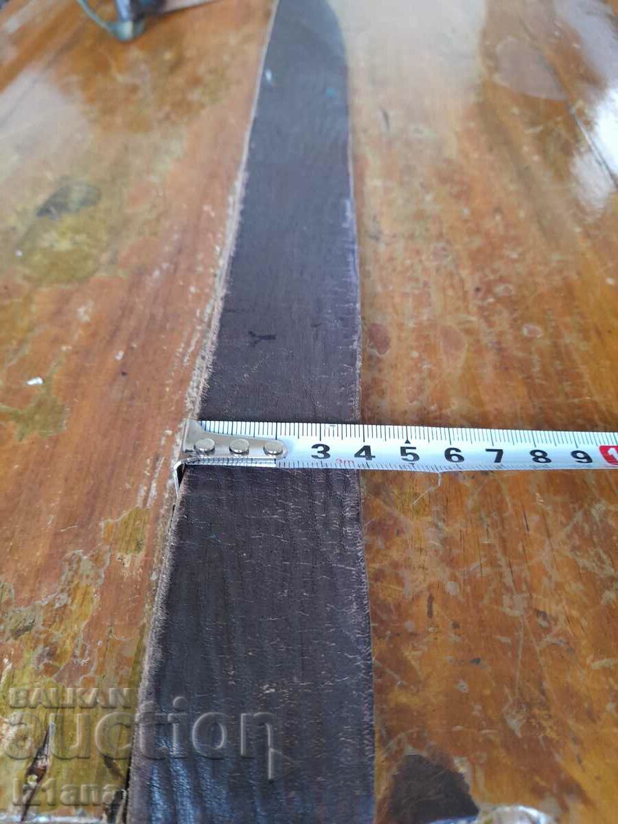 Livrarea Curea veche din piele Livrarea Curea veche din piele