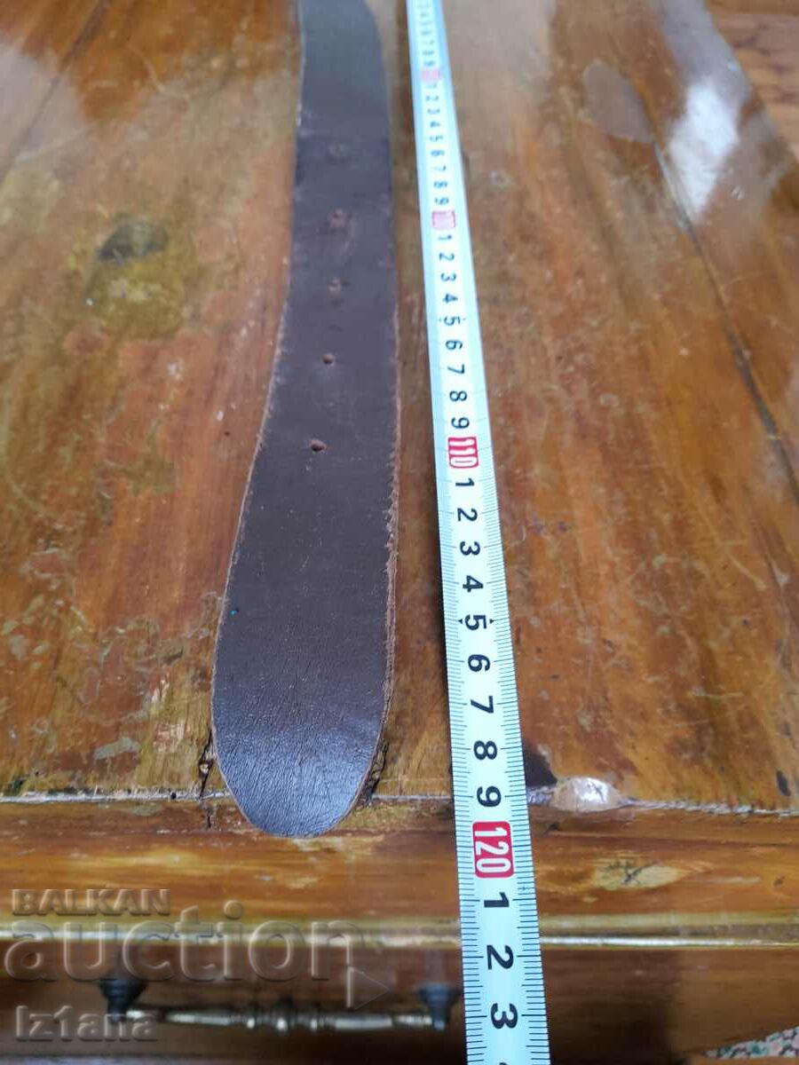 Curea veche din piele - 5 Curea veche din piele - 5