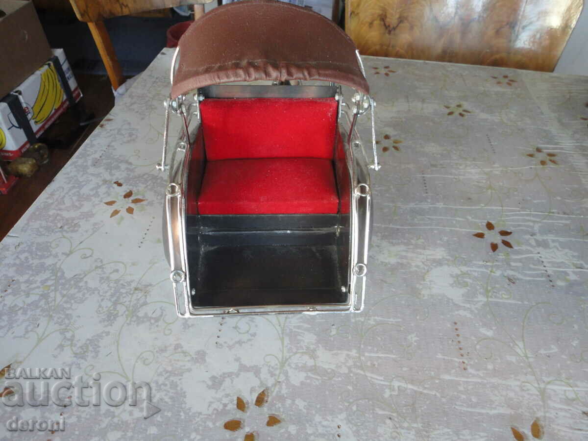 Large metal model wheel rickshaw with price 80.00 BGN | € 40.90 Large metal model wheel rickshaw with price 80.00 BGN | € 40.90