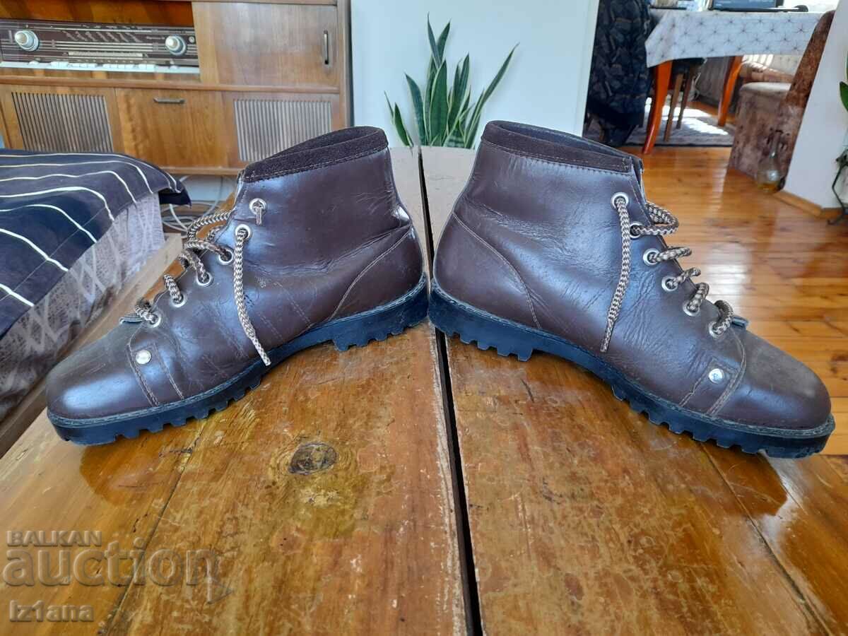 Old shoes Sportprom with price 33.00 BGN | € 16.87 Old shoes Sportprom with price 33.00 BGN | € 16.87