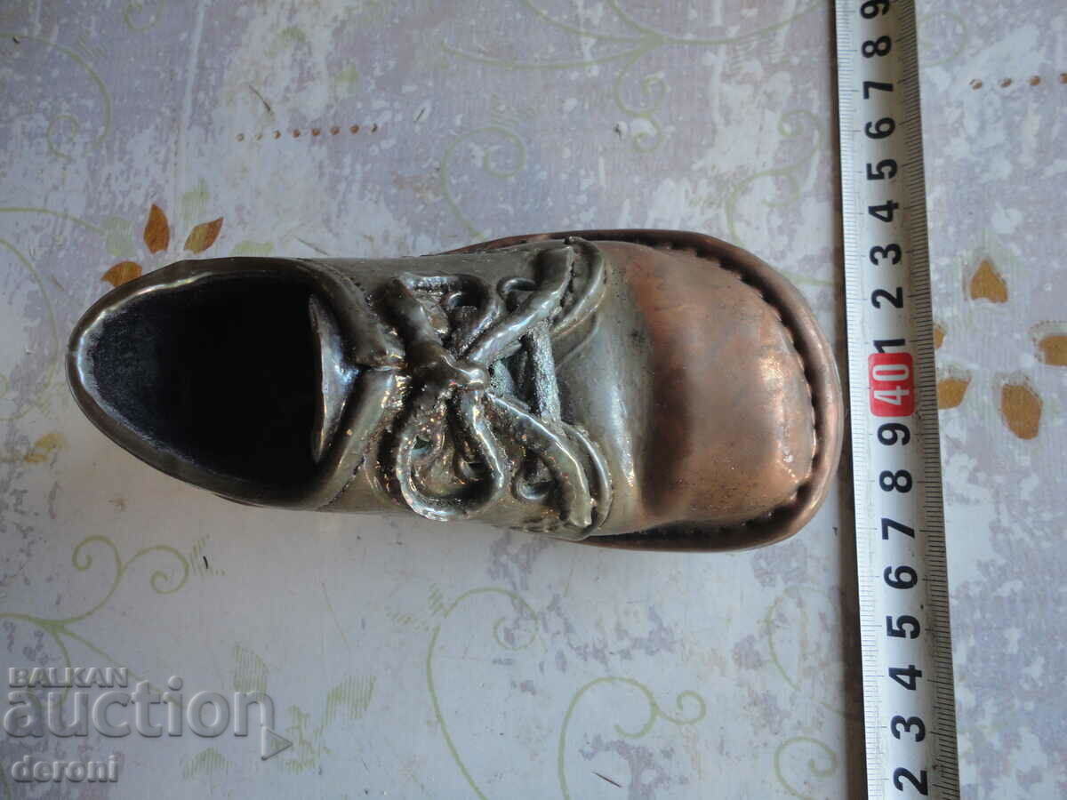 Υπέροχη πλαστική φιγούρα παπουτσιού με τιμή 25.00 BGN | € 12.78 Υπέροχη πλαστική φιγούρα παπουτσιού με τιμή 25.00 BGN | € 12.78