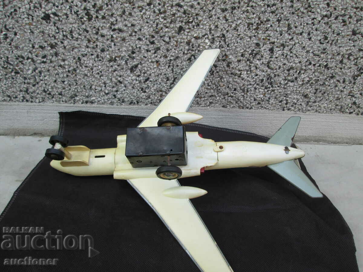 Delivery of OLD TOY PLANE USSR METAL Delivery of OLD TOY PLANE USSR METAL