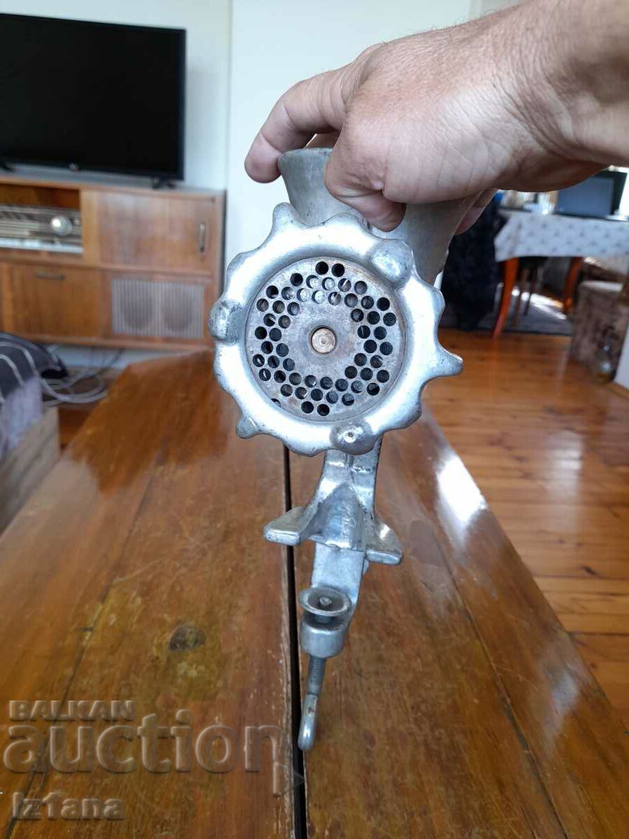 Auction Old meat grinder Auction Old meat grinder