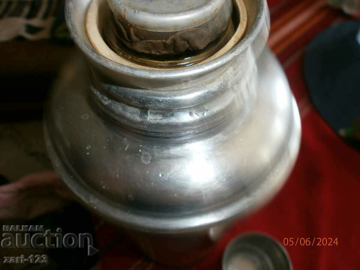 Delivery of A thermos Delivery of A thermos