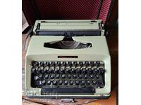 Mașină de scris veche „Maritsa 12” - lucrări