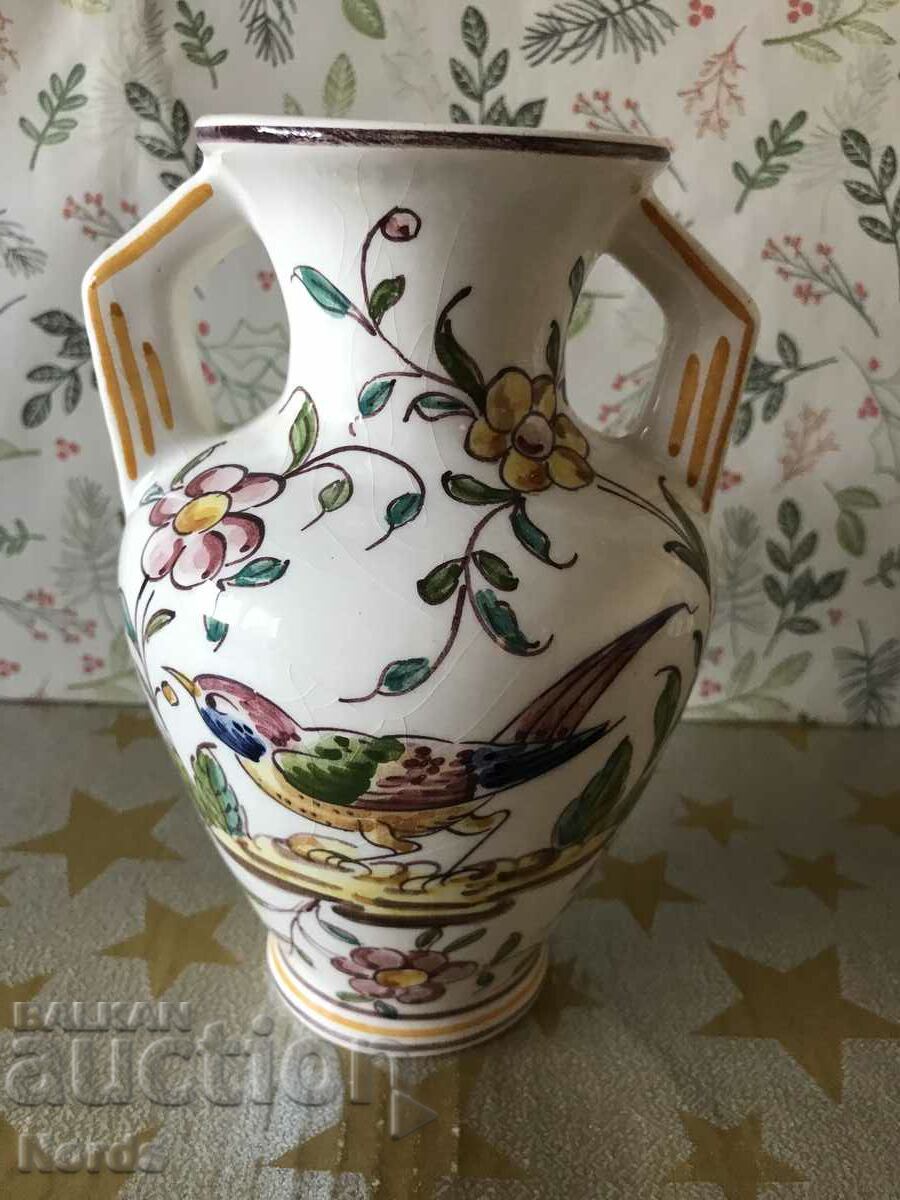 Красива порцеланова ваза