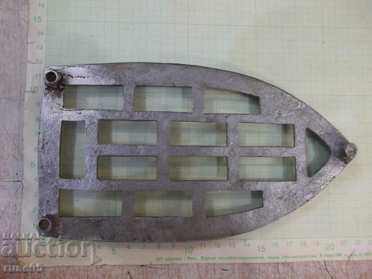 Δημοπρασία Σιδερένια βάση από μέταλλο - 1 Δημοπρασία Σιδερένια βάση από μέταλλο - 1