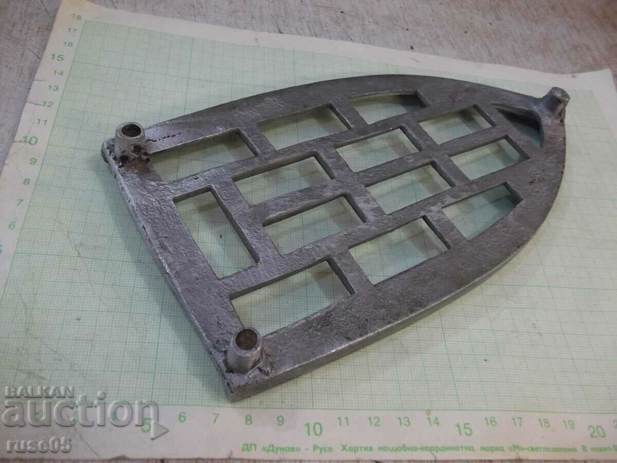 Σιδερένια βάση από μέταλλο - 1 - 5 Σιδερένια βάση από μέταλλο - 1 - 5