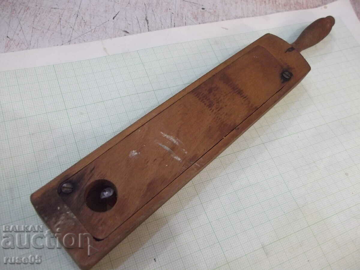 Thermometer in a wooden frame - 7 Thermometer in a wooden frame - 7