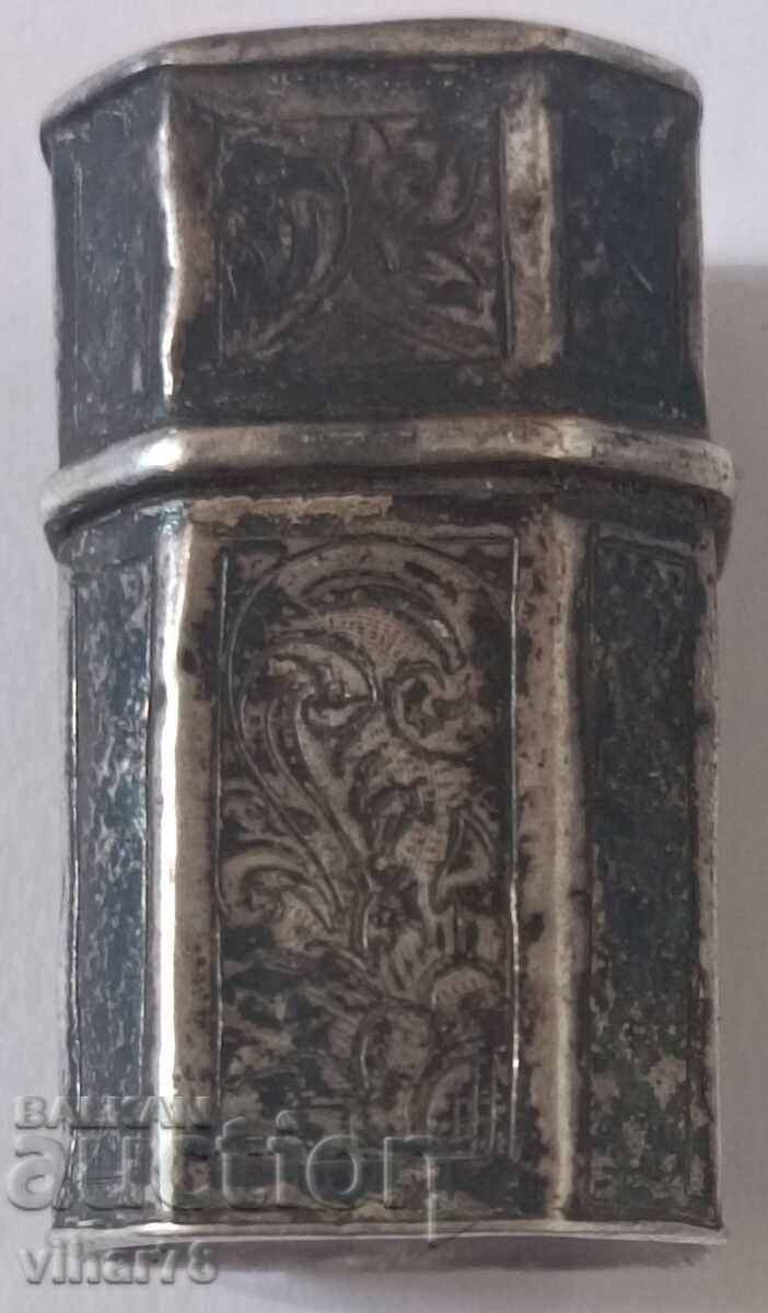 cutie antică din argint