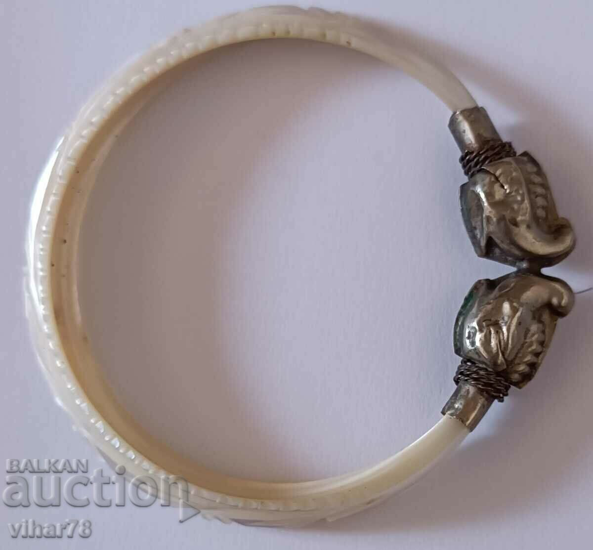 Delivery of Mother of pearl bracelet Delivery of Mother of pearl bracelet